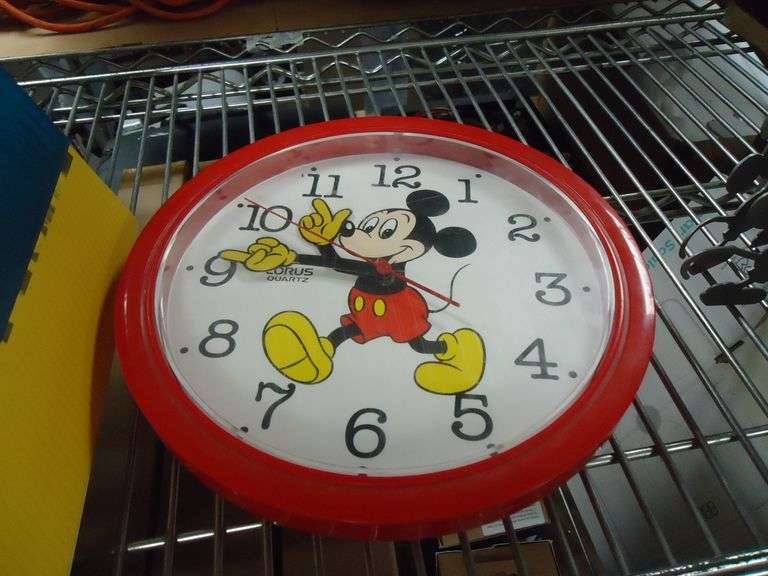 MICKEY MOUSE WALL CLOCK