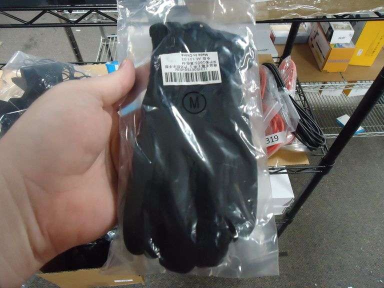 NEW! GLOVES
