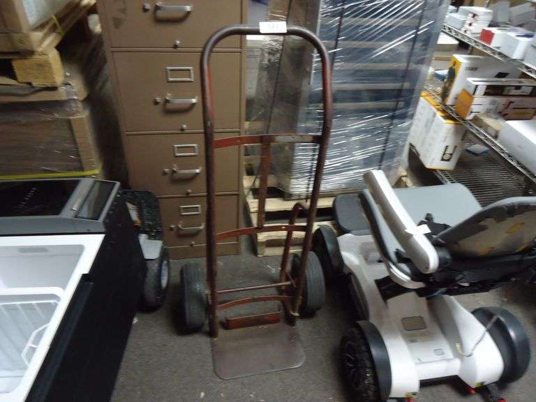 DOLLY HAND TRUCK