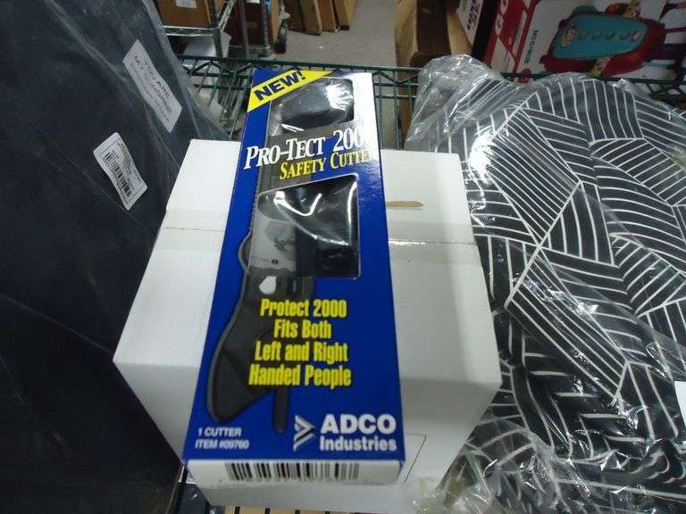 NEW! PRO-TECT 2000 BOX CUTTERS. CASE OF 12