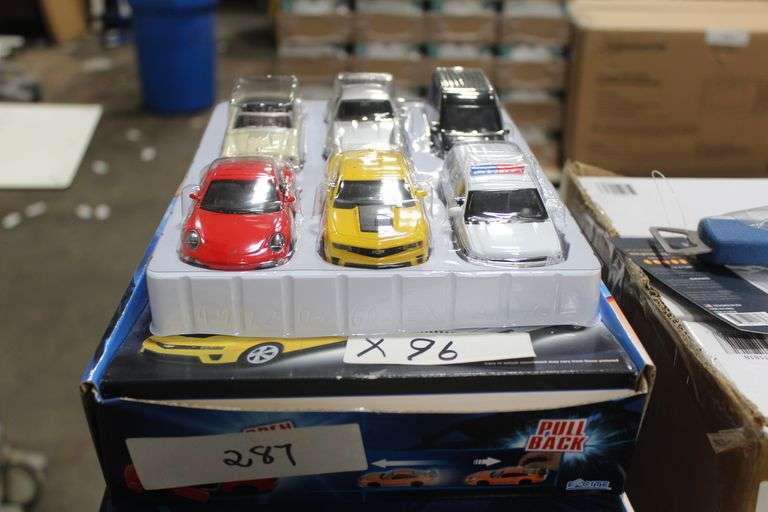Brand new Excite 1:38 Pull Back Die Cast Metal Cars #6438