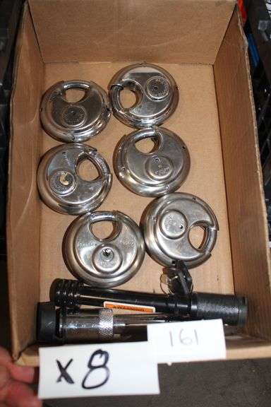 Master Lock No.40 Locks W/O Key, And Bar Locks With Key