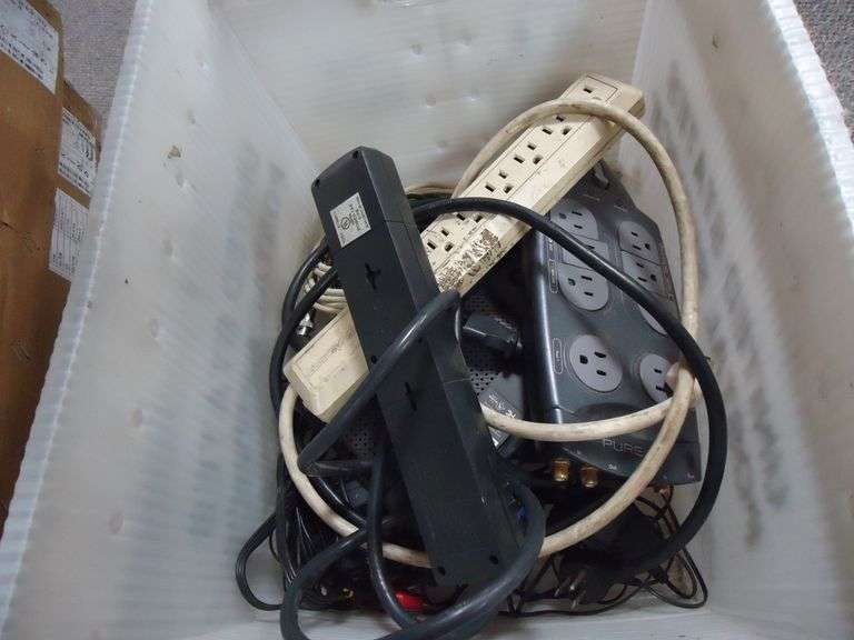 LOT OF POWER STRIPS