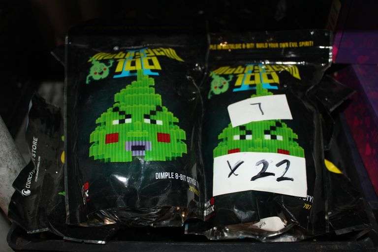 Pix Brix Crunchyroll Mobpsycho Dimple 8-Bit Style Toy 707Pcs Green