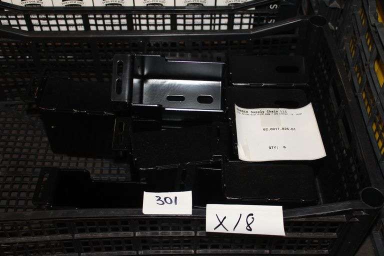 Black Metal Bracket Aprox 4"X4"X2"