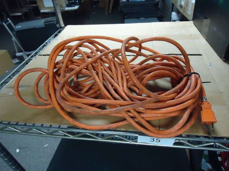 EXTENSION CORD
