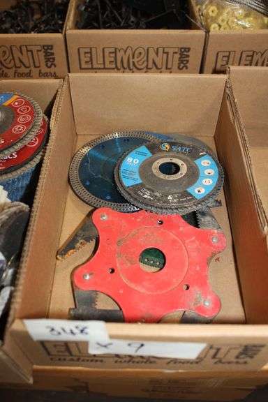 Various Discs Including Saw Blades, Flap Disc, Ect