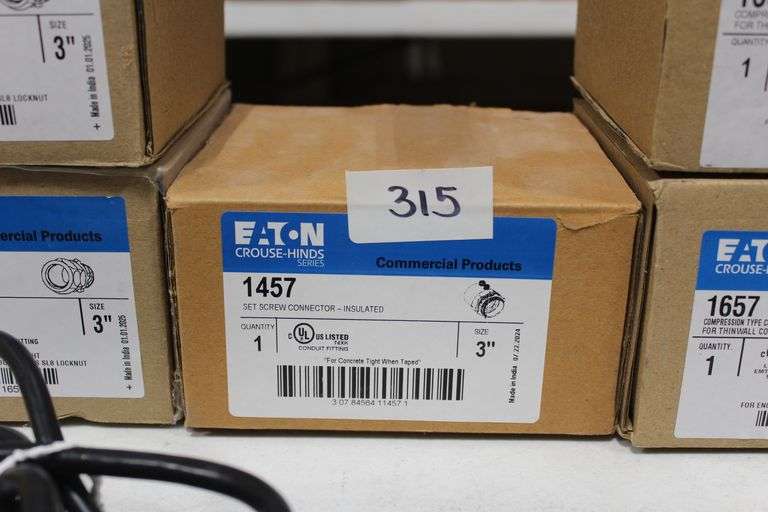 Eaton Crouse Hinds Series 1457 Set Screw Connector -Insulated 3"