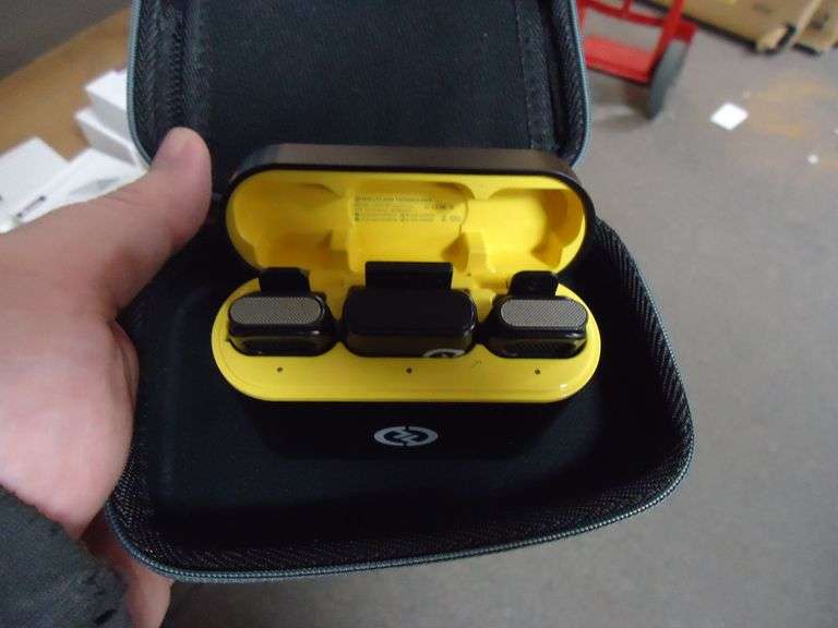 HOLLYLAND MICROPHONE AND CASE ONLY