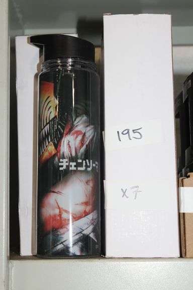 Brand new Chainsaw Man Plastic Tumbler With Straw And Removable Outter Sleeve