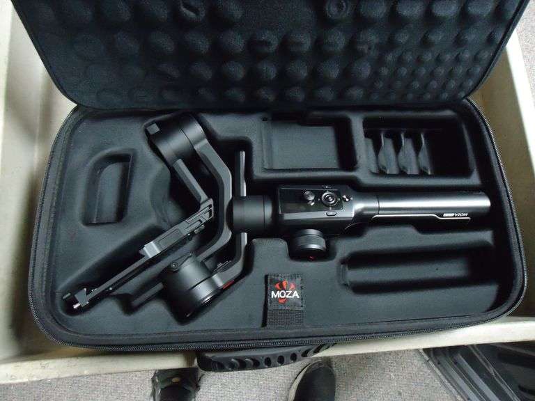 MOZA AIR 2 CAMERA STABILIZER