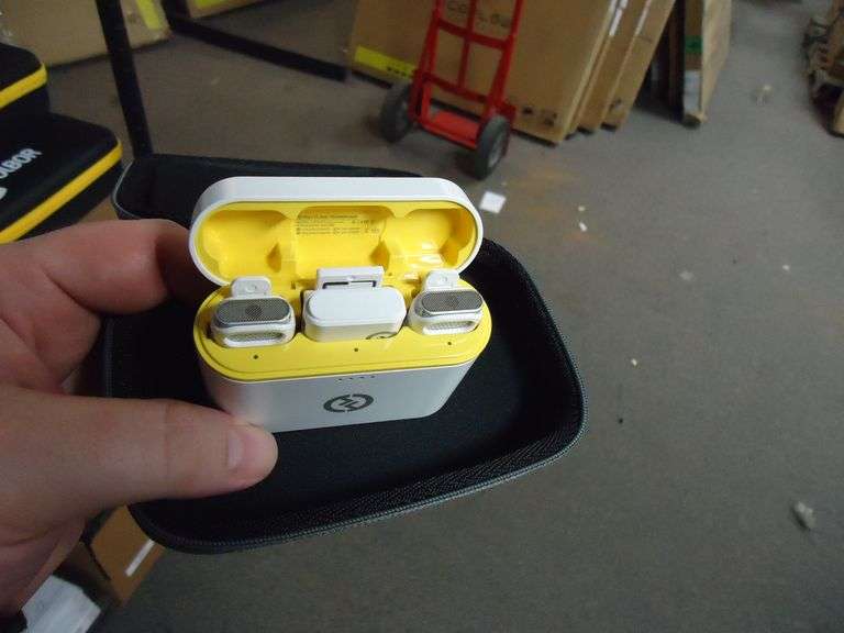 HOLLYLAND MICROPHONE AND CASE ONLY