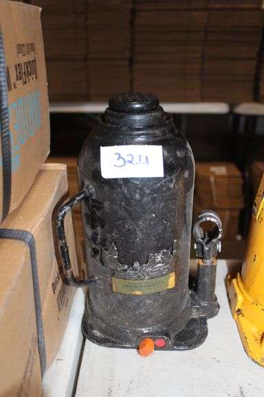 Torin 20-Ton Welded Bottle Jack 9-7/16" - 17-5/8"H