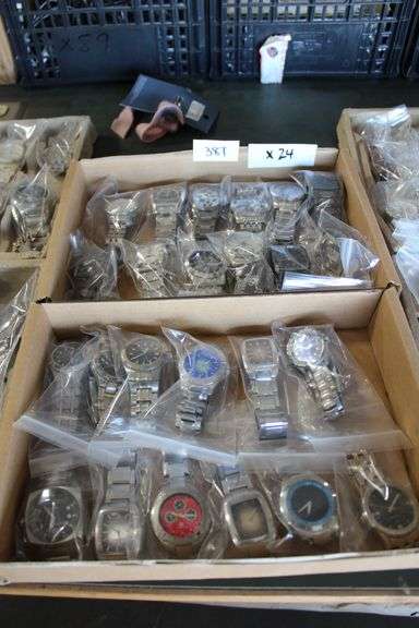 Men'S Metal Watches Including Brands Such As Fossil & Relic