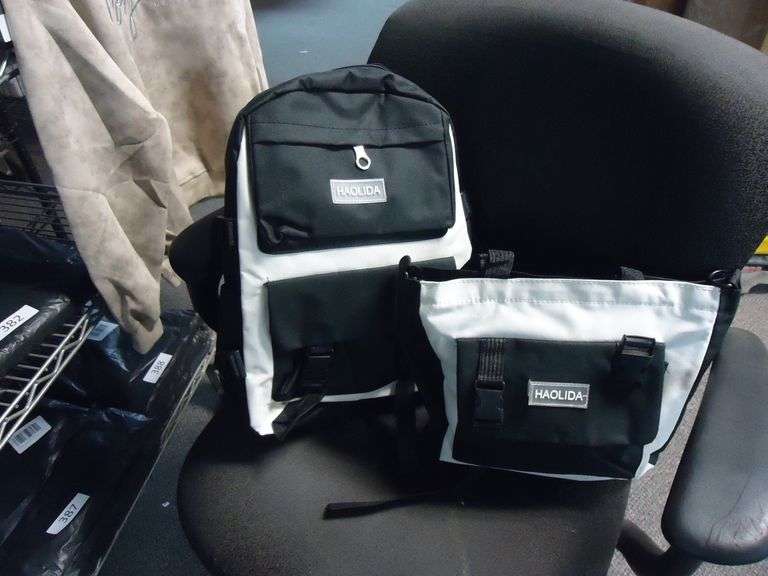 NEW! BACKPACK AND LUNCH BOX