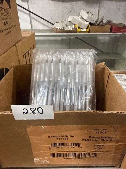 Tigi Cosmetics 777691 Lip Brush Individually Wrapped With Protective Top Cover