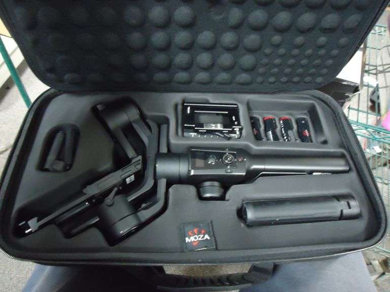 MOZA AIR 2 CAMERA STABILIZER