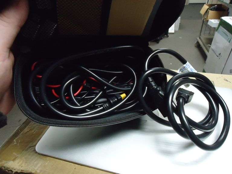 VANPOWERS SOLAR CORDS AND CASE