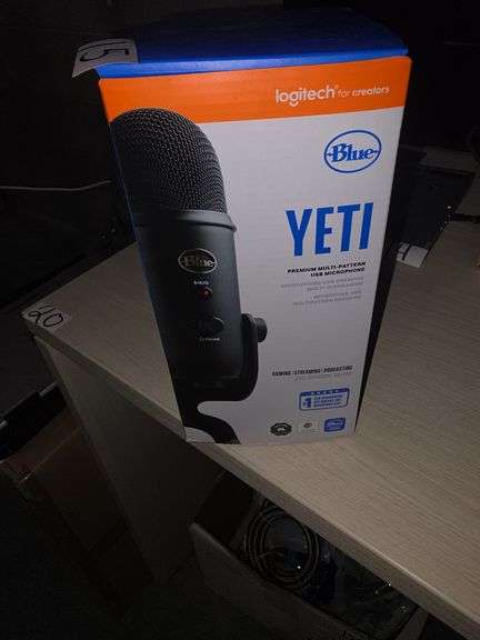 LOGITECH BLUE YETI PREMIUM MULTI-PATTERN USB MICROPHONE