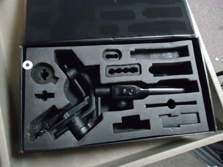 MOZA AIR 2 CAMERA STABILIZER