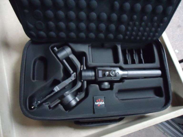 MOZA AIR 2 CAMERA STABILIZER