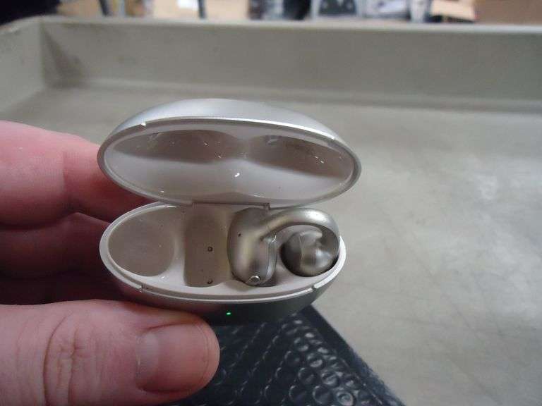 BASEUS EARBUD AND CHARGING CASE ONLY
