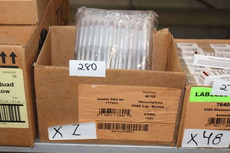 Tigi Cosmetics 777691 Lip Brush Individually Wrapped With Protective Top Cover