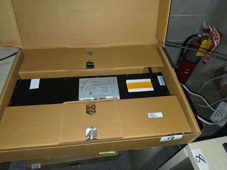 APC NETSHELTERED METERED RACK OUTLET SUPPORT