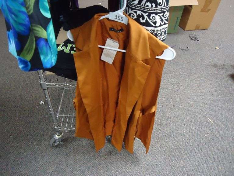 NEW! FASHION TOP SIZE M