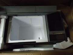 ECOFLOW CUBE COOLER ONLY.BROKEN SCREEN. NO BATTERY OR CHARGER. UNTESTED