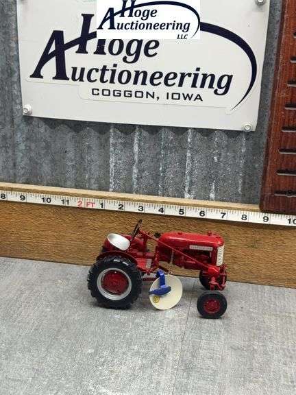 INTERNATIONAL CUB W/ PLOW, IOWA FFA 2010, 1:16 SPEC CAST