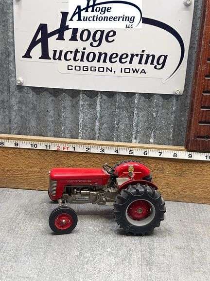 MF 650 WF TRACTOR, IOWA FFA 2011, 1:16