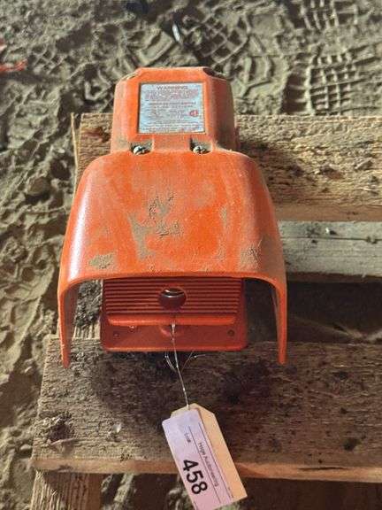 Machine foot pedal-press brake