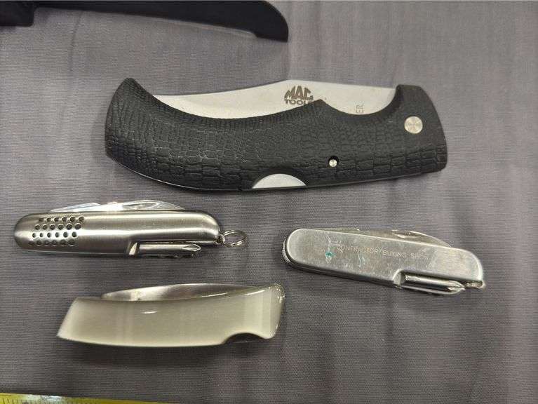 4 pocket knives