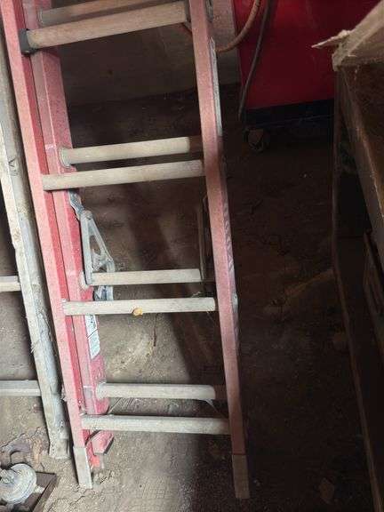 Louisville fiberglass ext ladder. 20ft