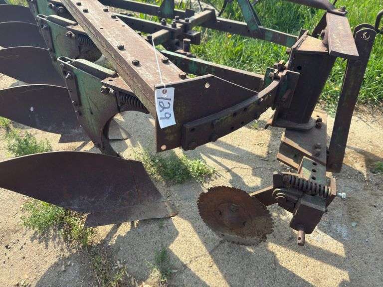 JD 5-16 plow