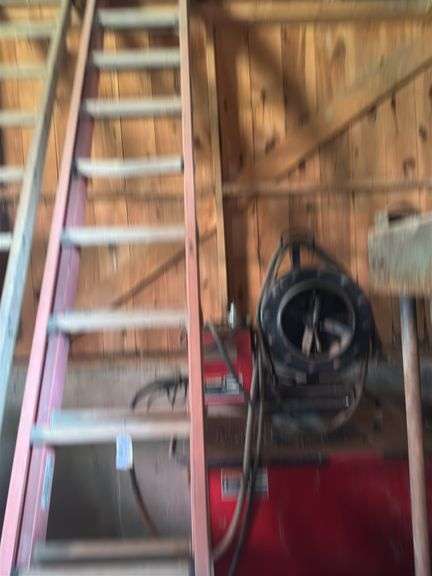 Louisville fiberglass ext ladder. 20ft