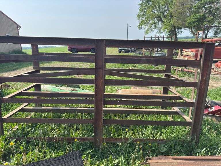 Metal storage rack. approx 4.5x10, 5.5 tall