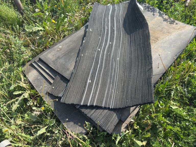 Pallet 4x6ft rubber mattes. Approx 5