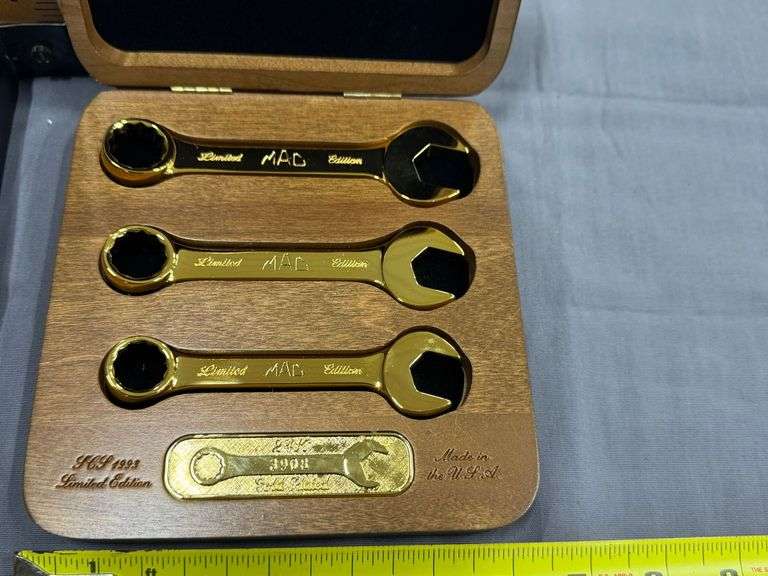 Mac Tools Collector’s Club limited edition 1993 3-pc short combination wrench set.