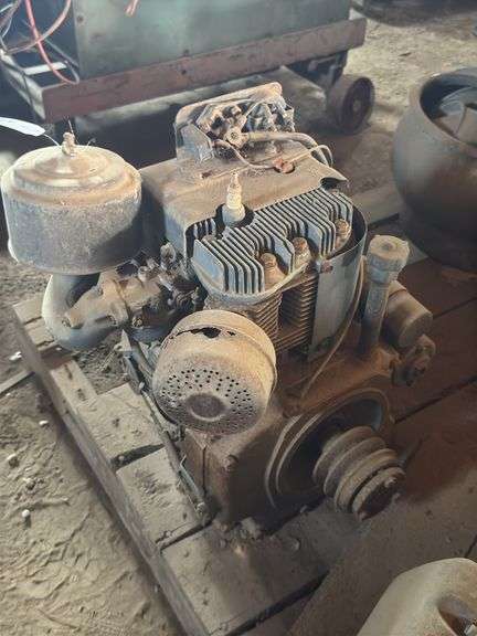 Wisconsin gas engine
