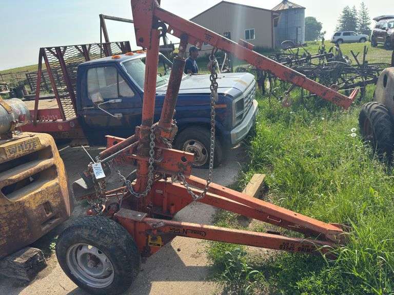 Crane-n-toter portable cherry picker