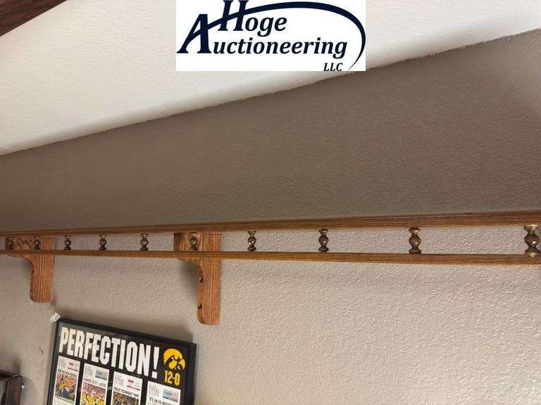 Hanging wall shelf