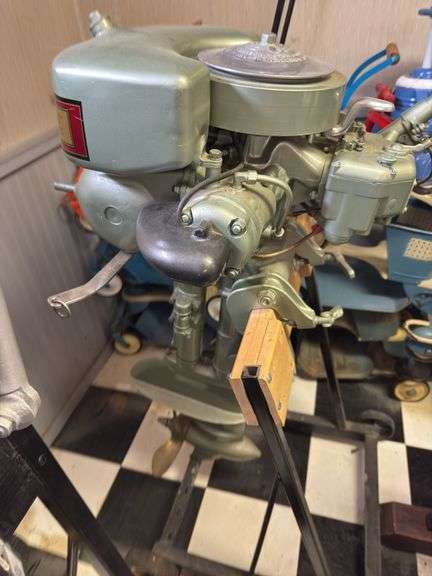 1946 Johnson PO15 w/stand