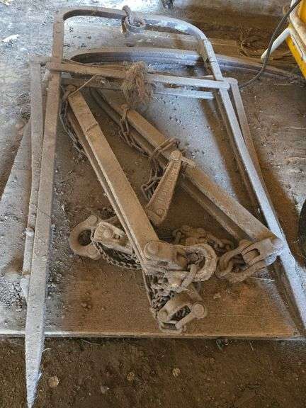 2 hay forks