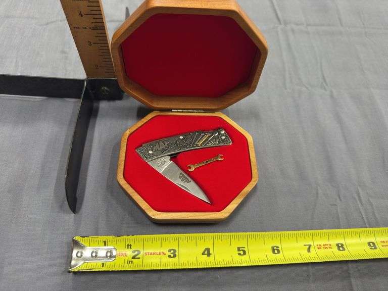 Mac Tools 52nd anniversary “The Driving Force” pocket knife