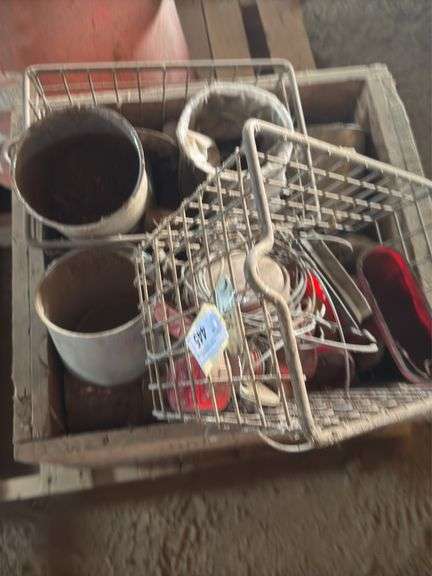 Wood box, center caps, wire basket