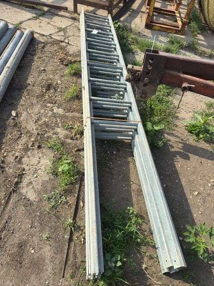 5 sections bin ladders 12ft long, 9 rungs