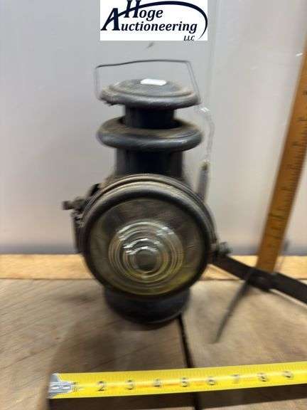 Dietz Royal Side railroad lantern.