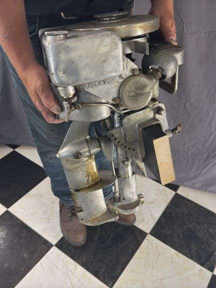 1932 Elto (folding) outboard motor, box - no stand